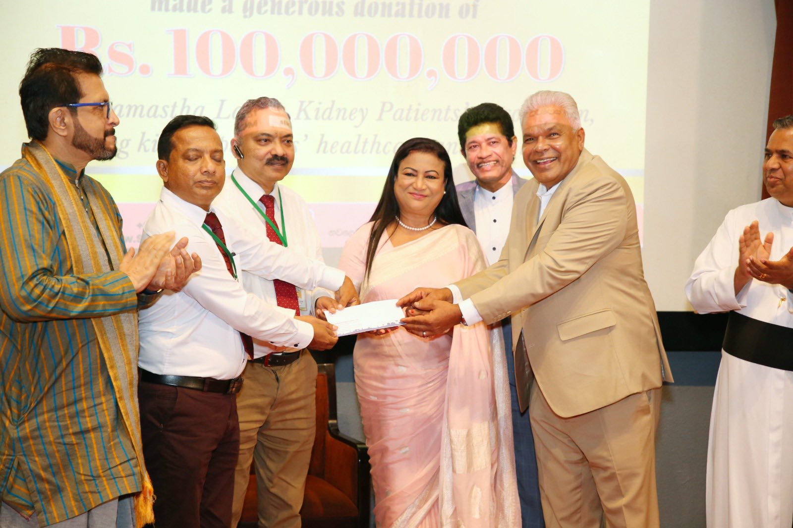 හුස්මට – හුස්මක් වෙනුවෙන් යළි පණ නළ දෙන අරලිය